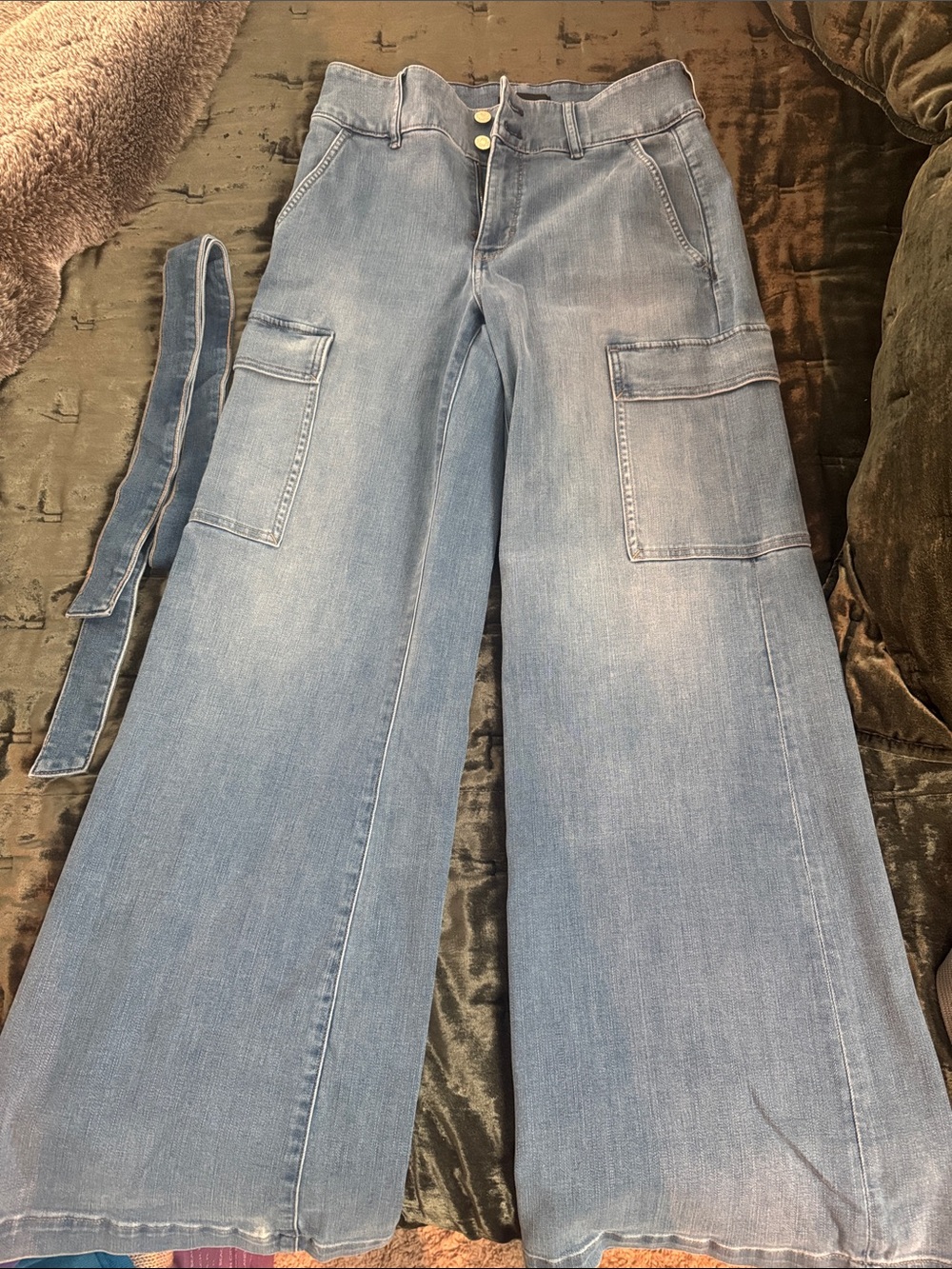 WHBM Wide Leg Light Blue Women's Jeans with Utility Pockets and belt